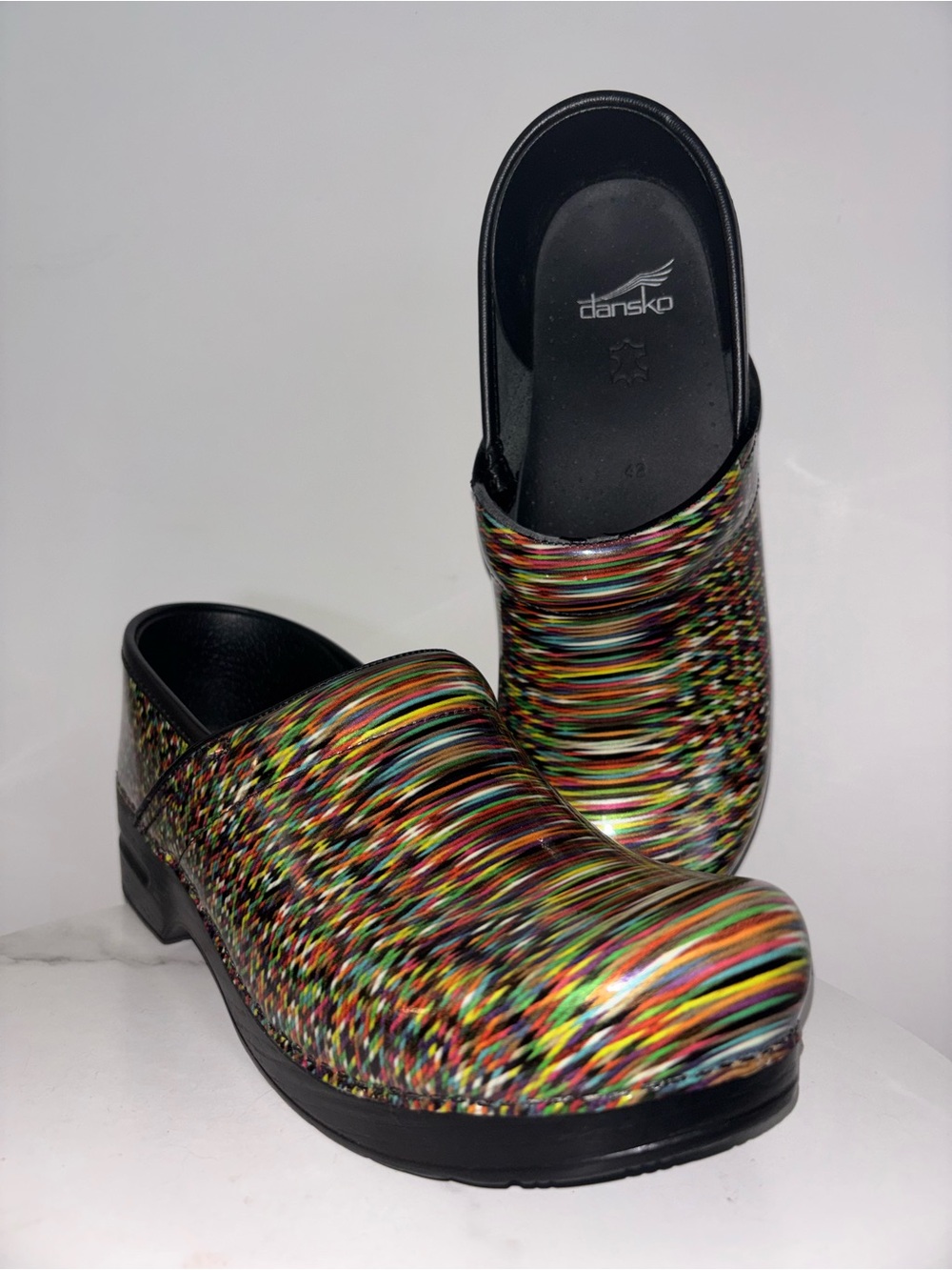 Dansko Rainbow Striped Patent Clogs size 11 NWOT - Picture 2 of 12